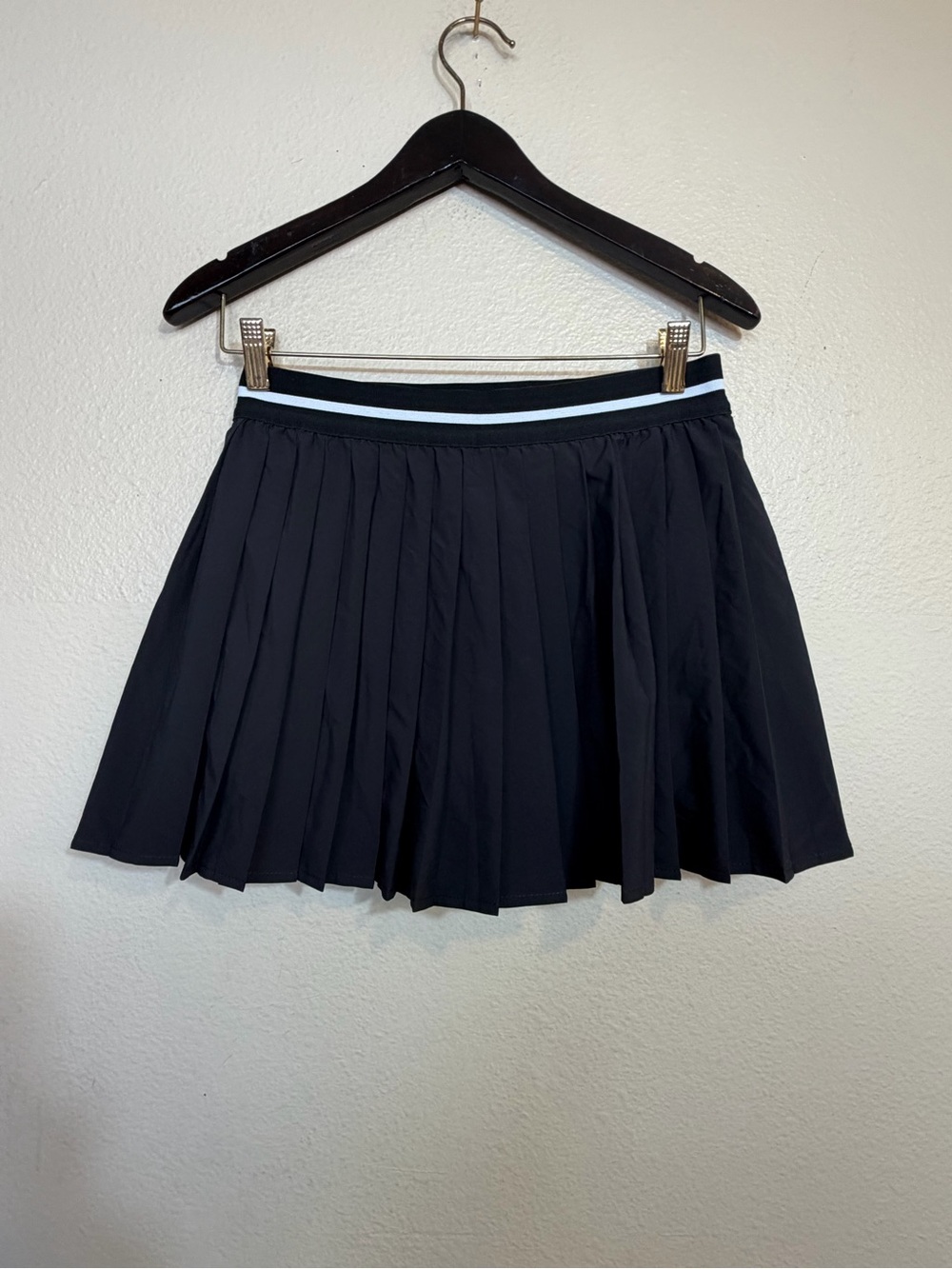 Lands' End Black Pleated Athletic Tennis Skort with Striped Waistband